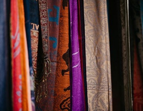 穗祥匯集行業一線專家，緊跟國際針織女裝流行趨勢